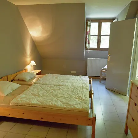 Feriehus Spacious With Terrace In Anhee Belgium Sosoye